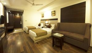Hotel Le Roi Near New Delhi Railway Station