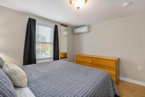 The Brew House - 2nd Floor Private Apartment - Located above Newscapes Brewing