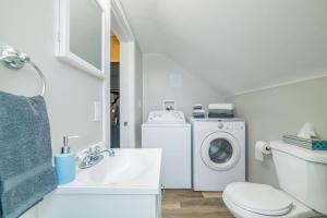 2 beds, trailer parking, direct snow & ATV trail access