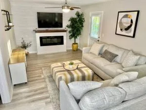 Cozy Modern Farmhouse miles away from Lake Lanier - بوفورد