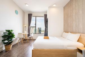 Infinity Pool Signature - Saigon Rivergate