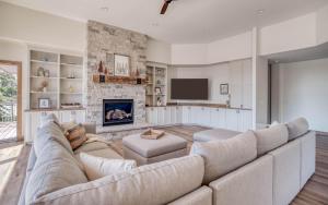 Mulligan Woods - Meredith Lodging