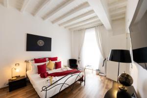 Barcaccia Luxury Suites