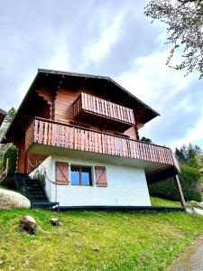 Chalets Chalet avec vue panoramique sur le Lac Leman au pied des pistes : photos des chambres