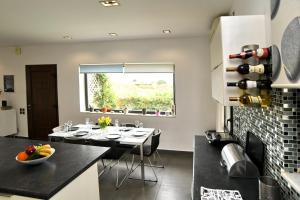 marathon family villa