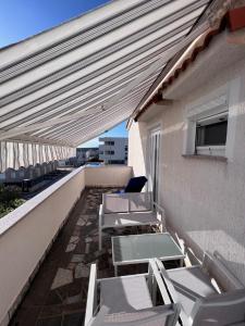 Sun n Fun Apartments with Pool