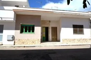 Ll84 Casa vacanze per 4 pax Luce - Roca Vecchia