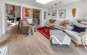 Beautiful Home In Vintrie With Wifi