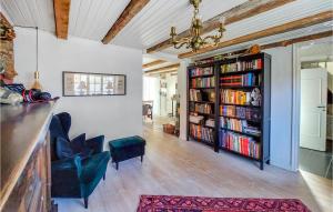 Beautiful Home In Vintrie With Wifi