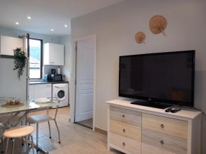 Appartements Beau F2 a 5 mn de l'aeroport d'Orly : photos des chambres