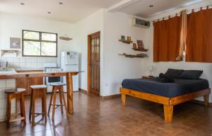 Mundaka : Burnt Toast Surfcamp