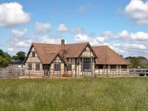 FLETCHERS HALL COVERED POOL Heated - Freckleton