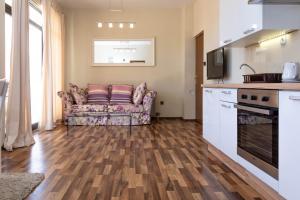 Apartments with a parking space Kastel Stari, Kastela - 20978