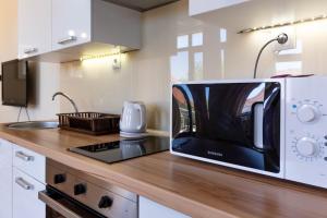 Apartments with parking spaces Kastel Stari, Kastela - 20978