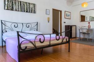 Apartments with parking spaces Kastel Stari, Kastela - 20978