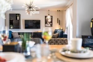 Family friendly house with a swimming pool Privlaka, Zadar - 21280