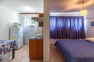 Apartments with swimming pool Pula - 7356