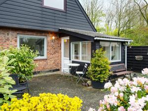 6 person holiday home in Skærbæk-By Traum