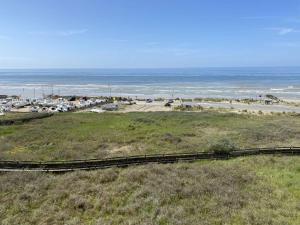 Charmant Appartement Avec Terrasse, 2 Chambres et Parking Privatif - WiFi Inclus - FR-1-672-25