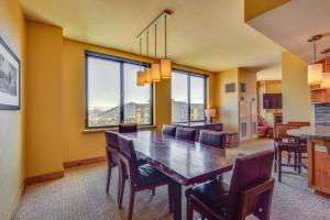 Park City Condo Steps to Canyons Village and Skiing