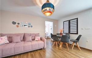 Lovely Home In Kapela