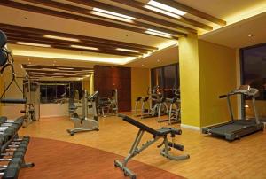 Cozy Condo near US EmbassyErmita Manila Roxas blvd Dolomite beach