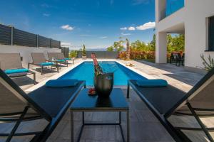 Larka Luxury Apartments Malinska, with private pool, 150 m from the sea