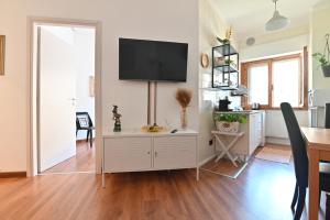 Artemis Kalaris Home