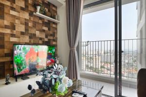 Landmark View 2 bedrooms condo in T1 Masteri Thao Dien, Fully Furnished With Full Amenities