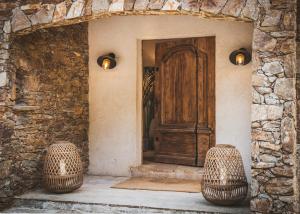 Unique à gassin : 1,5 ha, 4 suites : la campagne au cœur de st tropez