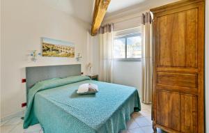 Maisons de vacances Amazing Home In Chteaurenard With Wifi, Indoor Swimming Pool And 2 Bedrooms : photos des chambres