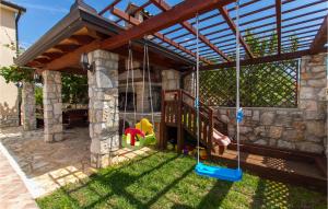 5 Bedroom Stunning Home In Nedescina 