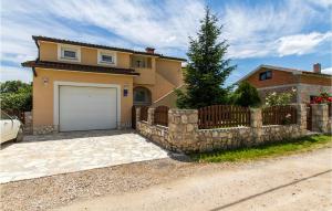 5 Bedroom Stunning Home In Nedescina 