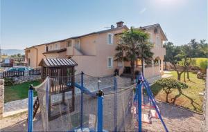 5 Bedroom Stunning Home In Nedescina 