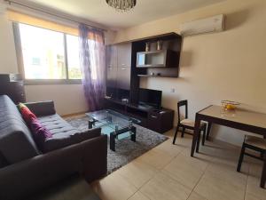DANAOS 2 COMPLEX APARTMENT - By IMH Travel & Tours