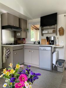 Ruhig gelegenes Mobilhome La Carabasse