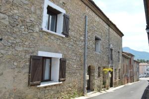 Maisons de vacances Spacious stone village house in Puivert : photos des chambres