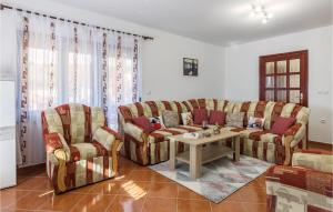 Stunning Apartment In Pula With 3 Bedrooms And Wifi