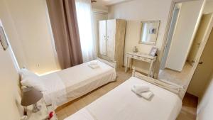 Lourantos Studios & Apartments