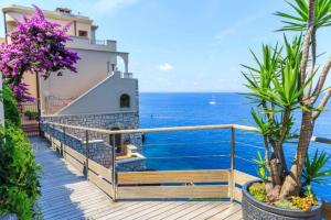 LE CAP DE NICE VI4150 by RIVIERA HOLIDAY HOMES