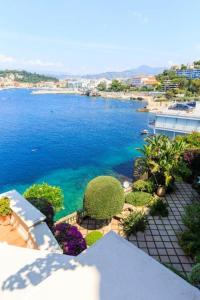 LE CAP DE NICE VI4150 by RIVIERA HOLIDAY HOMES