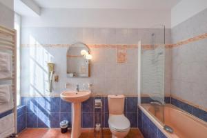 Hotels Domaine d'Essendieras : Chambre Double ou Lits Jumeaux