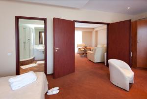 Junior Suite (2 Adults + 2 Children) room in Cocor Spa Hotel