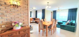 LYRA63 Large 80sq m TOP 14 floor