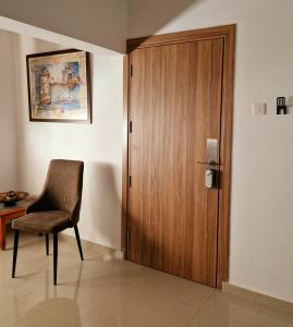 Palm Sea Suite 17