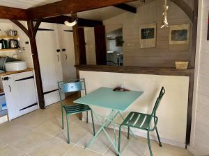 Maisons de vacances Le bon chemin Studio Stockholm : photos des chambres