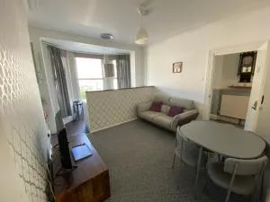 The Walnut Suite lovely one bedroom flat in Stoke. - 索尔塔什