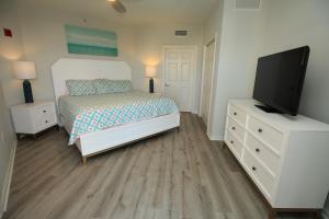Sleeps 8 - Renovated Beachfront Condo at Westwinds, Sandestin with Gulf Views, Private Beach Access