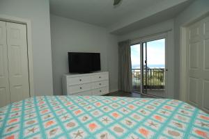 Sleeps 8 - Renovated Beachfront Condo at Westwinds, Sandestin with Gulf Views, Private Beach Access