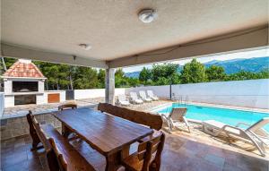 Amazing Home In Rovanjska With House Sea View 